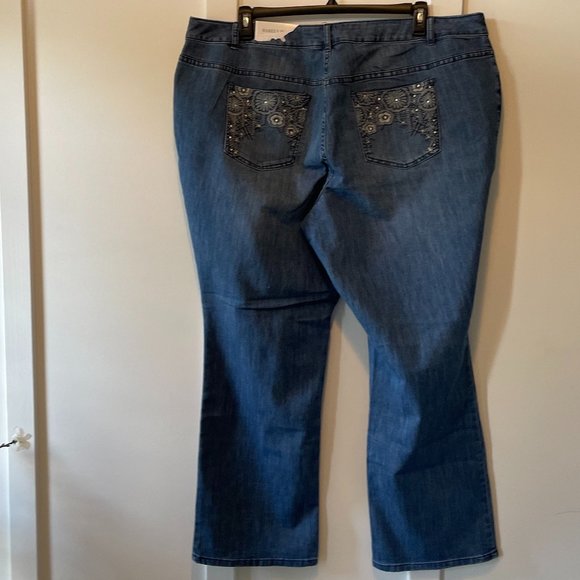 Women's Plus Size CJ Banks Barely Boot cut Jeans - Picture 2 of 6